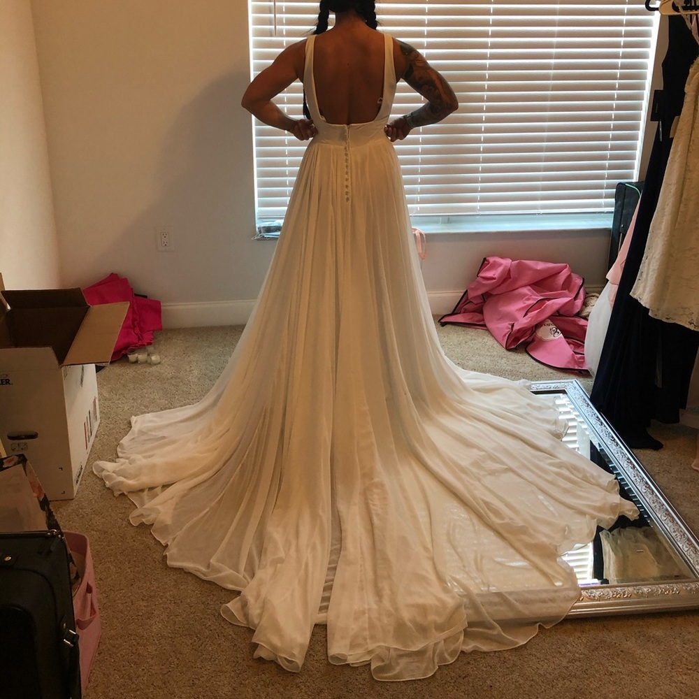 Chiffon wedding dress